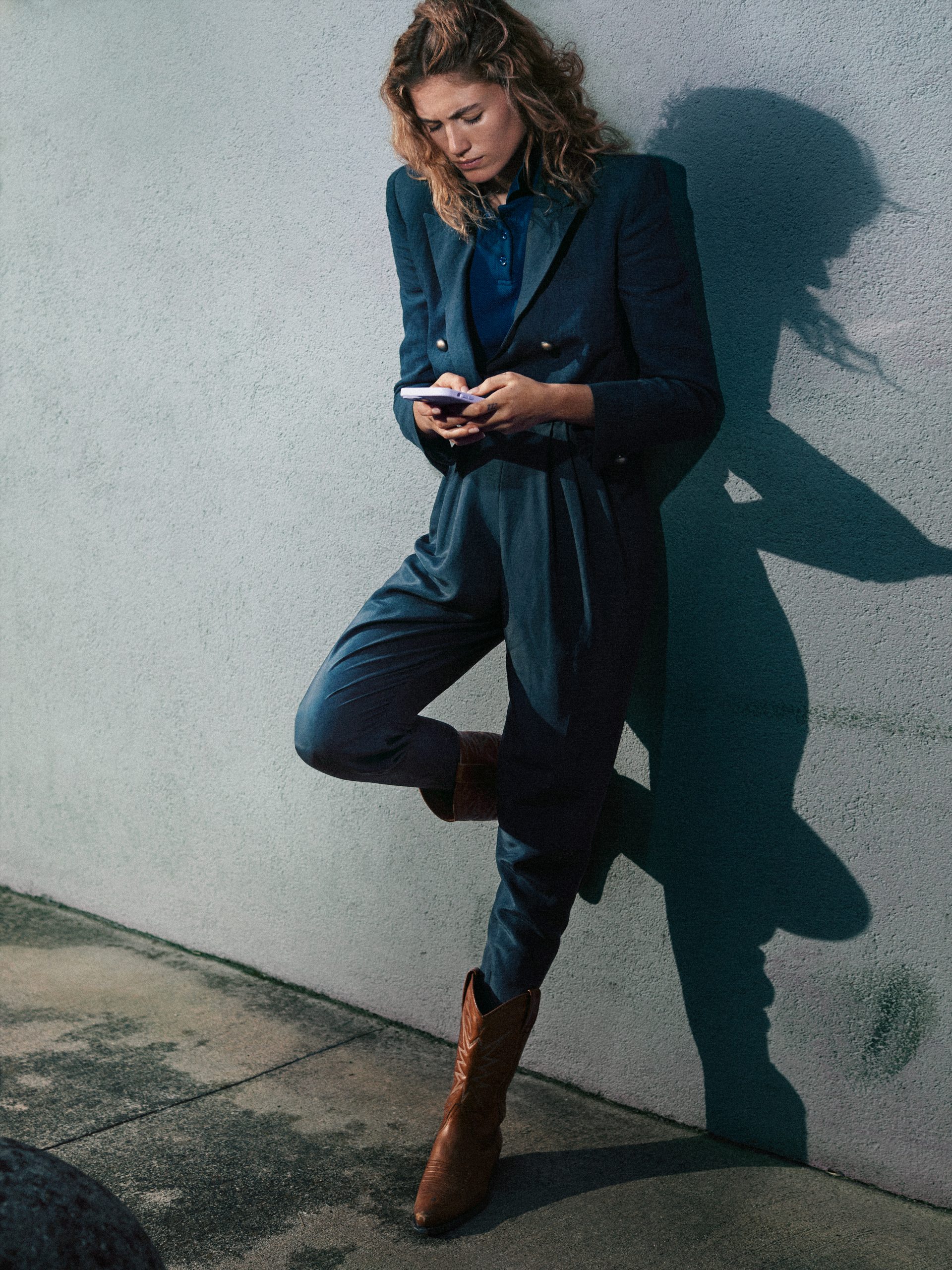 Editorial for Elle Italy with Altyn Isabella blue blazer by Xavi Gordo | Raquel Sueiro Management